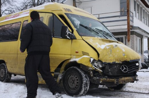 В Вильнюсе в ДТП с маршрутным такси пострадали трое человек