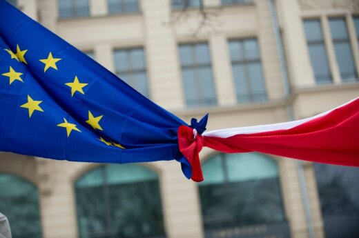 Supporters and critics of Poland clash in European Parliament