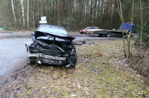Persekiodami savo skriaudikus, sumuštieji Vilniaus pakraštyje pateko į avariją
