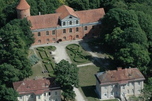 Raudondvario dvaras kviečia į kelionę per epochas