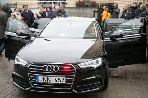 Nauja nežymėta policijos "Audi A6"