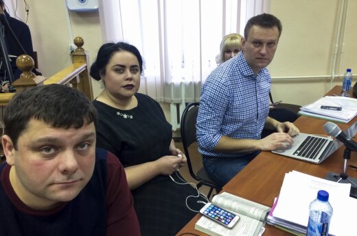 A. Navalnas pakartotinai pripažintas kaltu dėl turto grobstymo