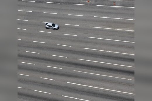 Siūloma automobiliuose įdiegti „juodąsias dėžes“