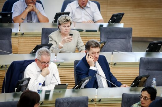 A. Sysas apie priimtą Darbo kodeksą: šampaną gers tik viena pusė