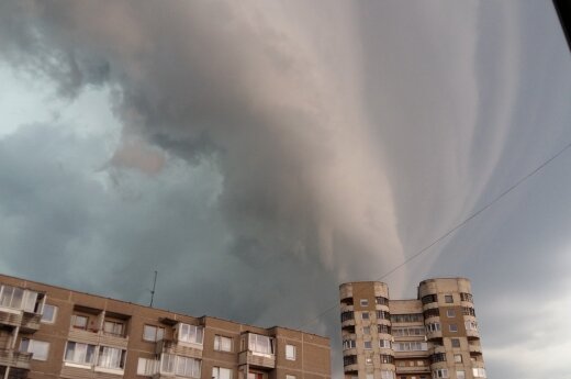 Storm spectacular: Lithuanians capture ominous clouds as storms drench country