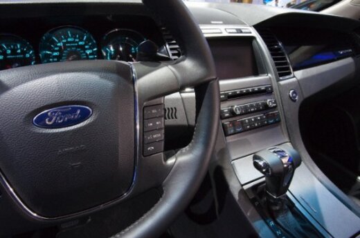 „Ford“ vėl dirba pelningai (atnaujinta 16.20)