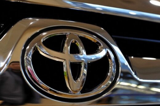 „Toyota“ išleis 1 mlrd. Lt atšauktų automobilių remontui