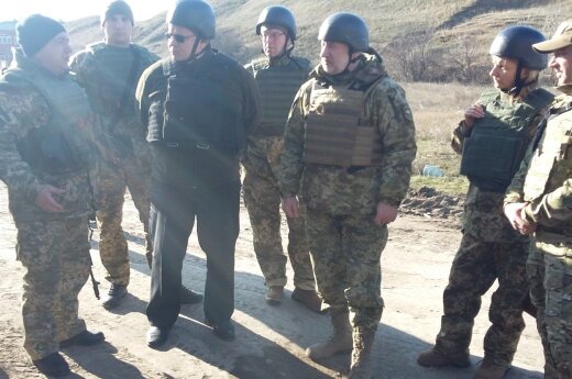 Linkevičius w Ukrainie: Granaty wybuchały w odległości kilkuset metrów
