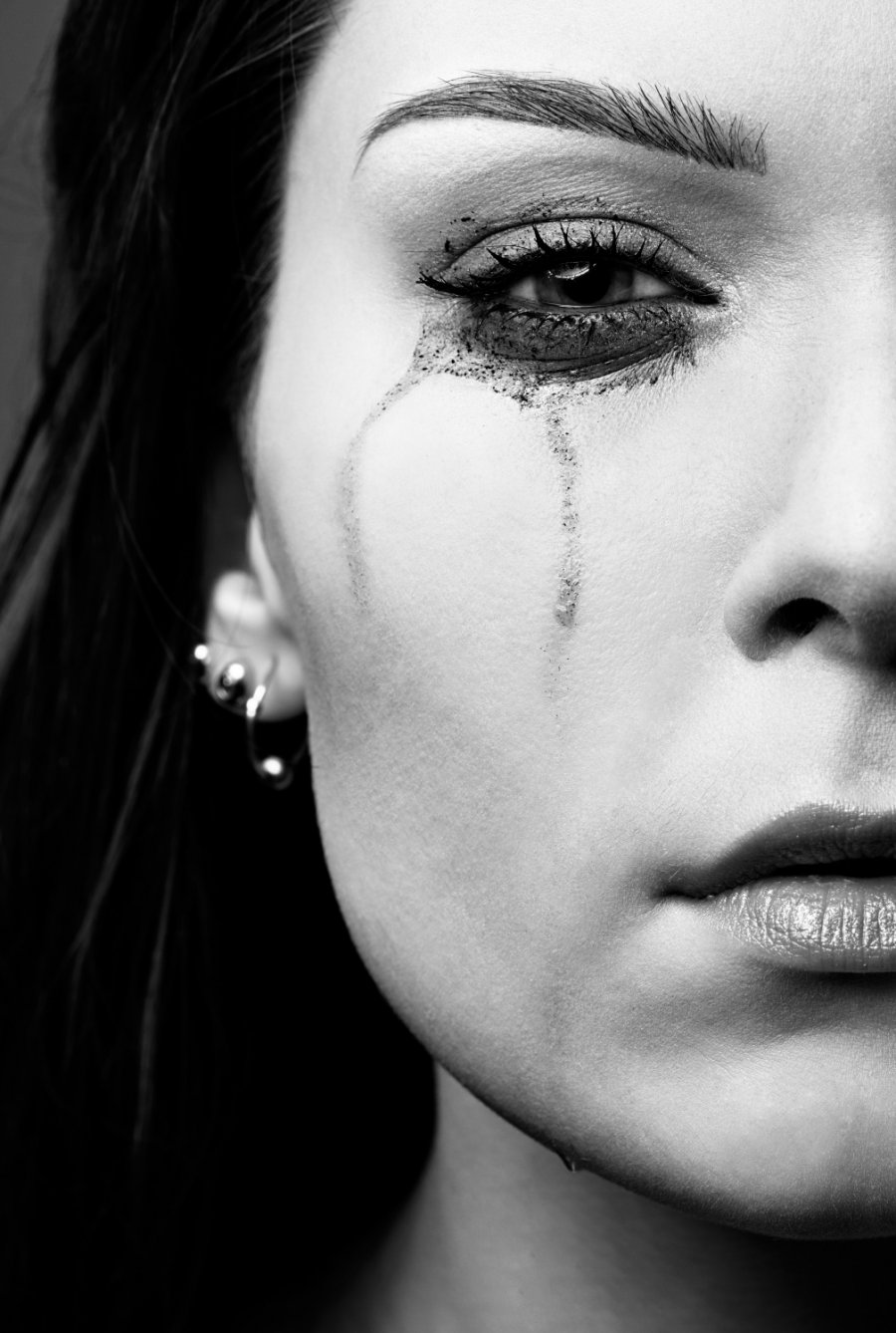 фото плачущей девушки