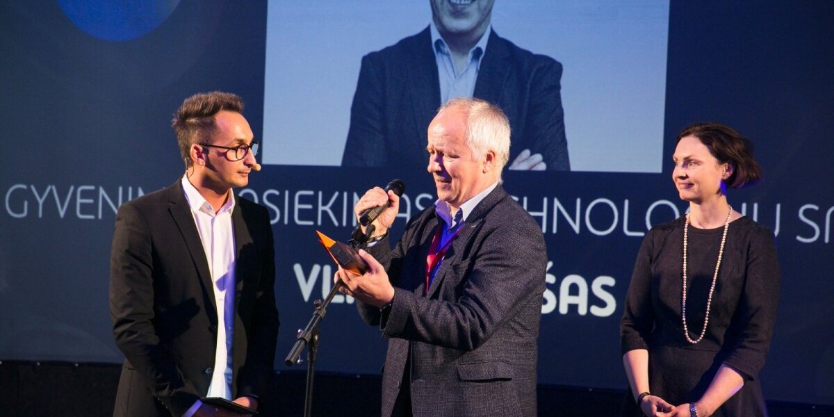 Išdalinti Lietuvos interneto apdovanojimai – už gyvenimo pasiekimus apdovanotas V. Lašas
